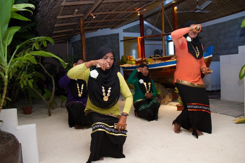 Alvi Star Inn Thulhaadhoo Bagian luar foto
