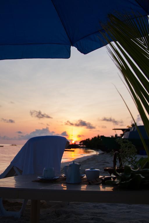 Alvi Star Inn Thulhaadhoo Bagian luar foto