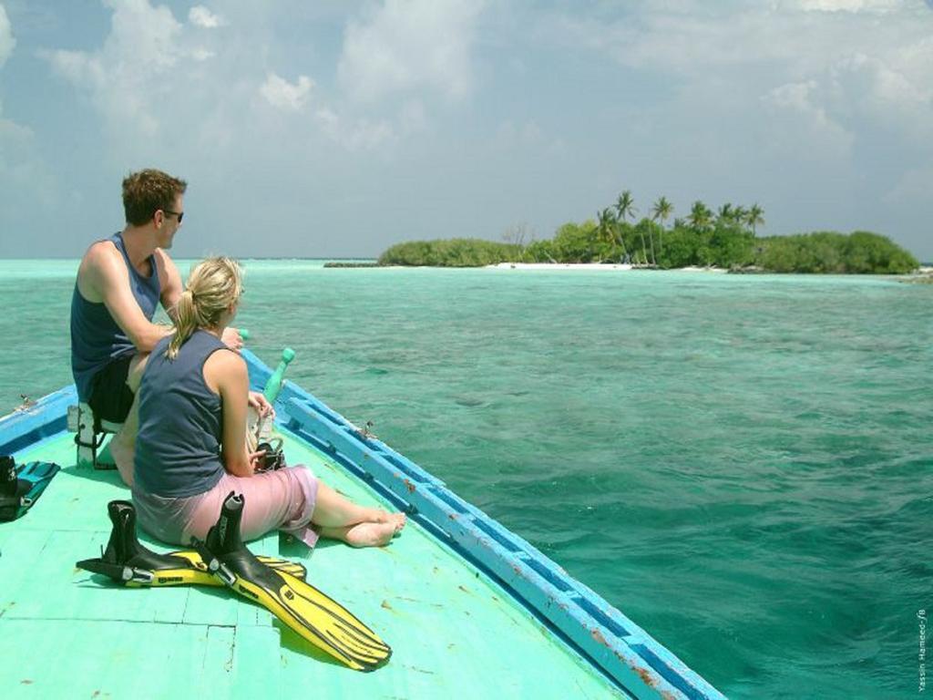 Alvi Star Inn Thulhaadhoo Bagian luar foto