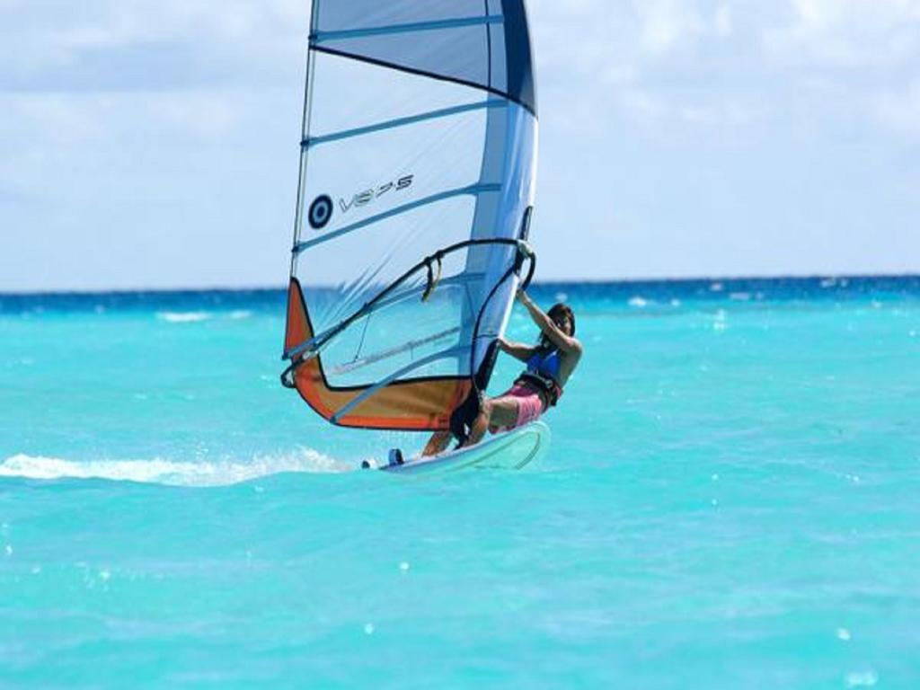 Alvi Star Inn Thulhaadhoo Bagian luar foto