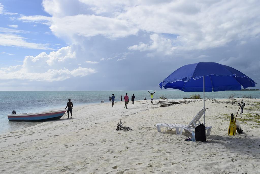 Alvi Star Inn Thulhaadhoo Bagian luar foto