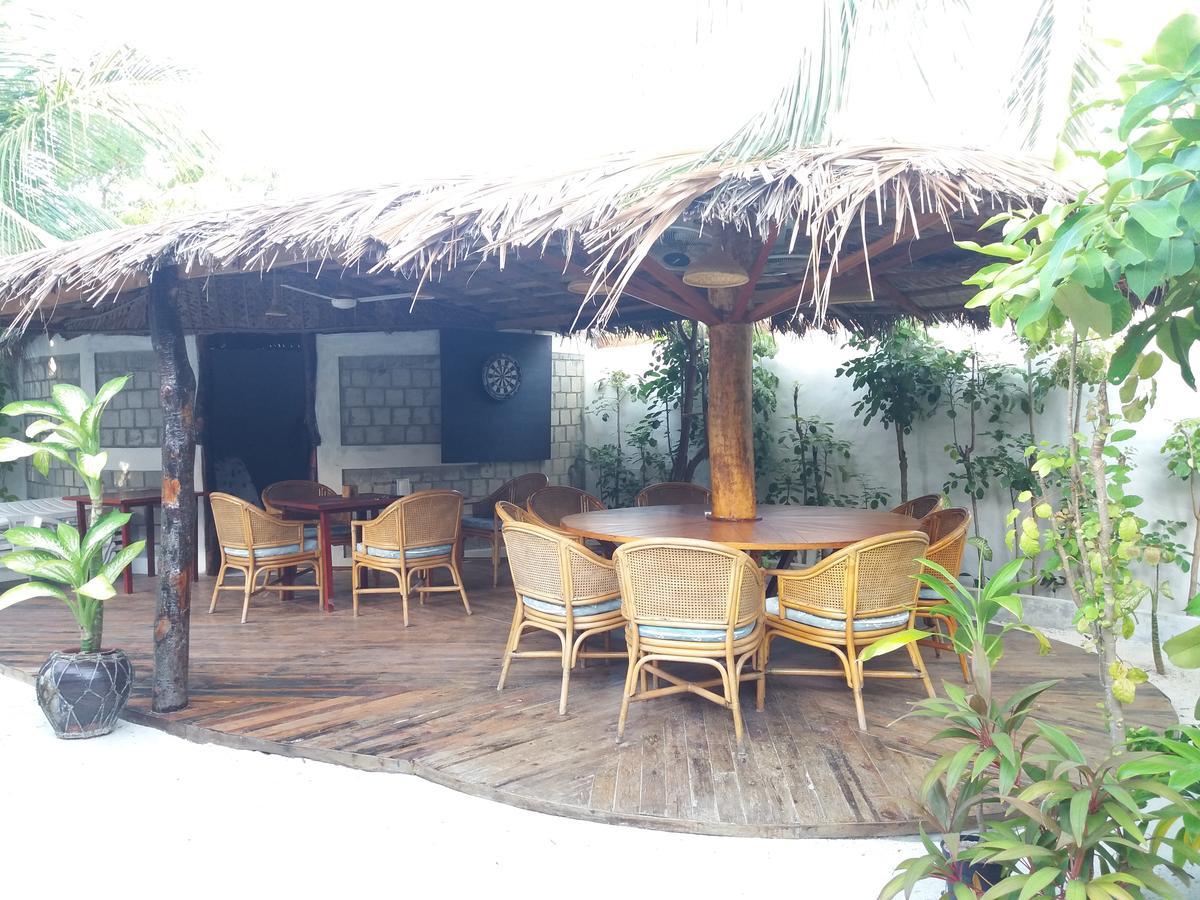 Alvi Star Inn Thulhaadhoo Bagian luar foto