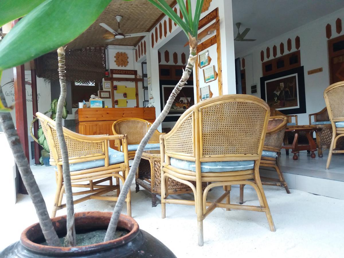 Alvi Star Inn Thulhaadhoo Bagian luar foto