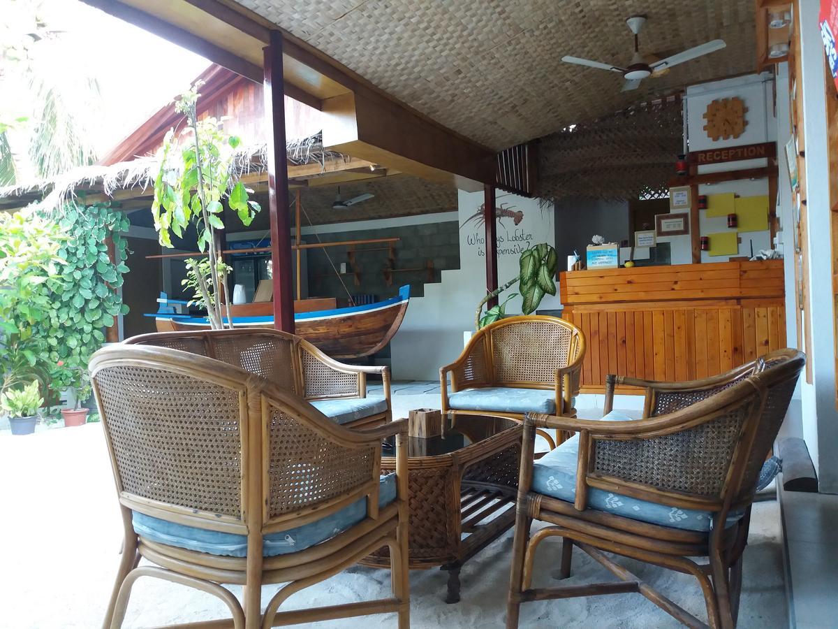 Alvi Star Inn Thulhaadhoo Bagian luar foto