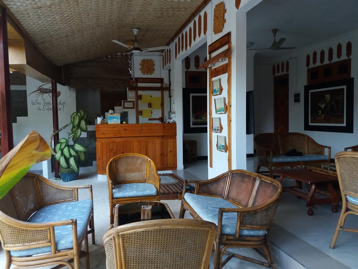 Alvi Star Inn Thulhaadhoo Bagian luar foto
