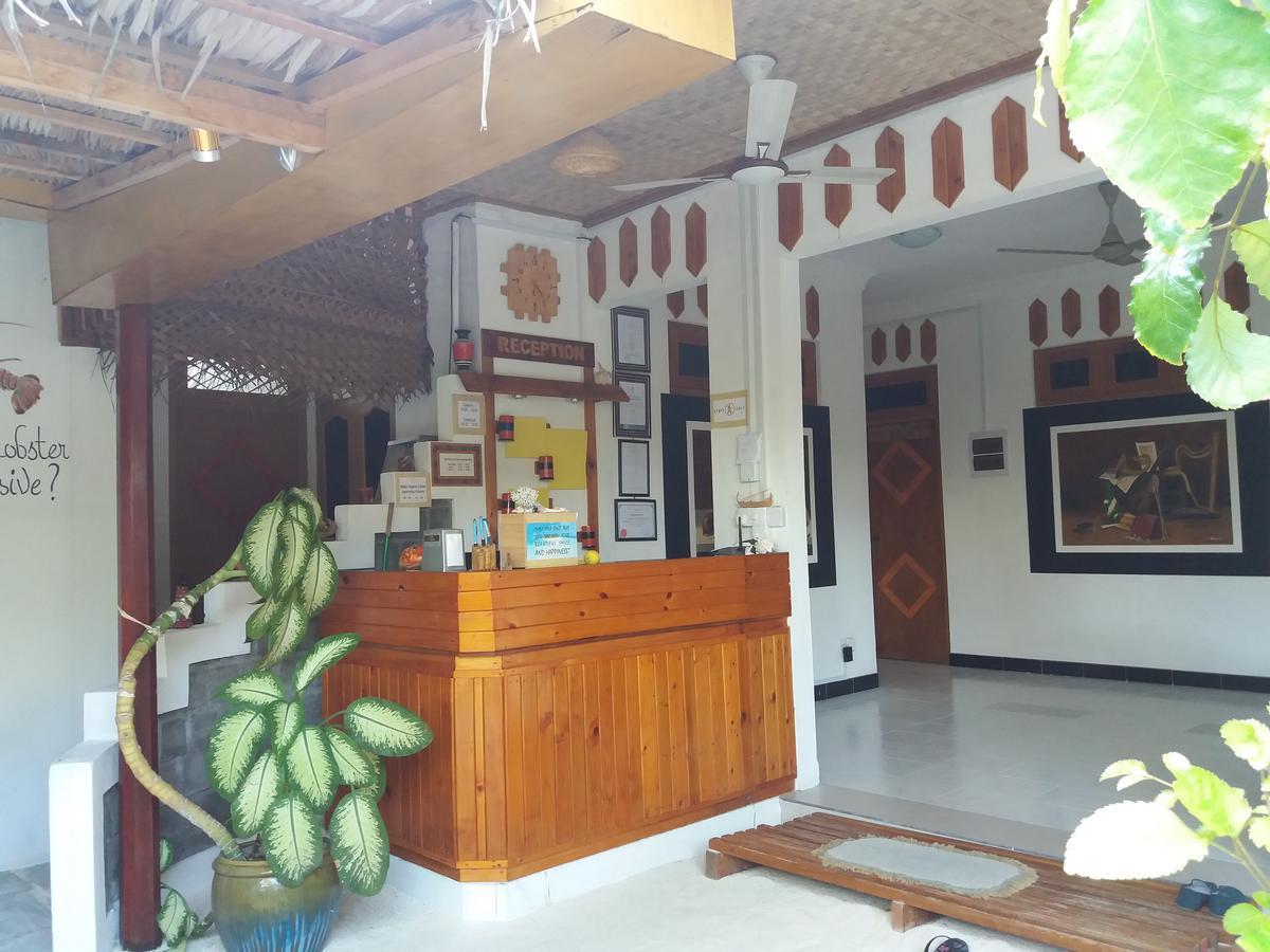 Alvi Star Inn Thulhaadhoo Bagian luar foto
